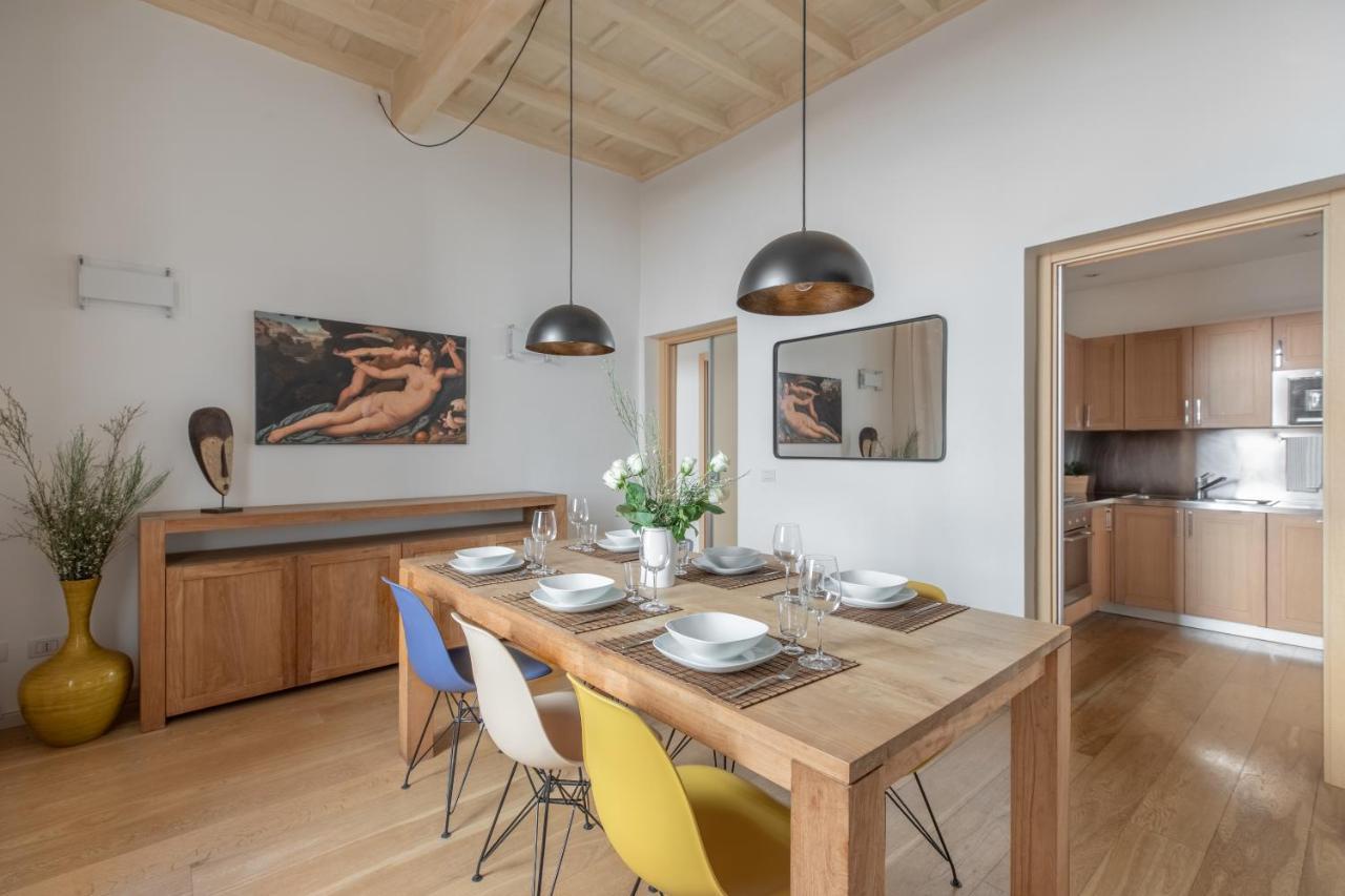 Iflat Navona White And Stylish Apartment Rom